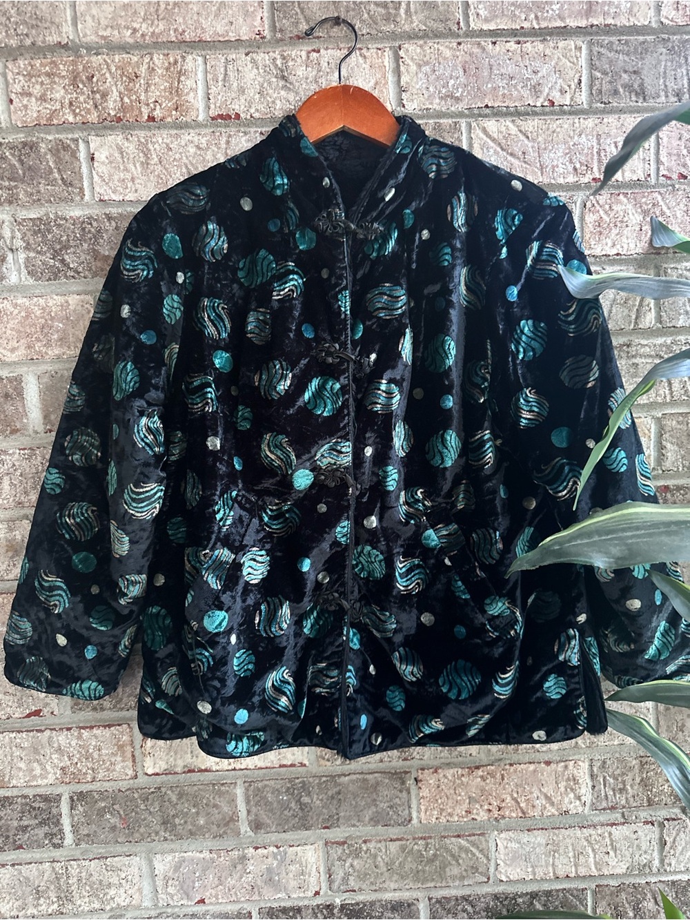 Stunning Vintage Reversible Black Velvet Mandarin Collar Jacket Teal Accents Med